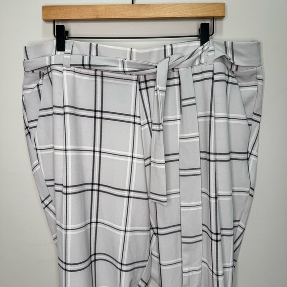 Torrid Light Grey Pull-On Taper Stretch Crepe High-Rise Tie-Front Pant Size 3x - Picture 6 of 14